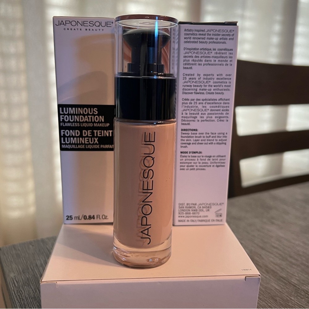 Japonesque Luminous Foundation Flawless Liquid Makeup Shade 05 Full size
